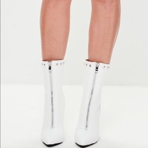 Missguided White pointed boots with zipper