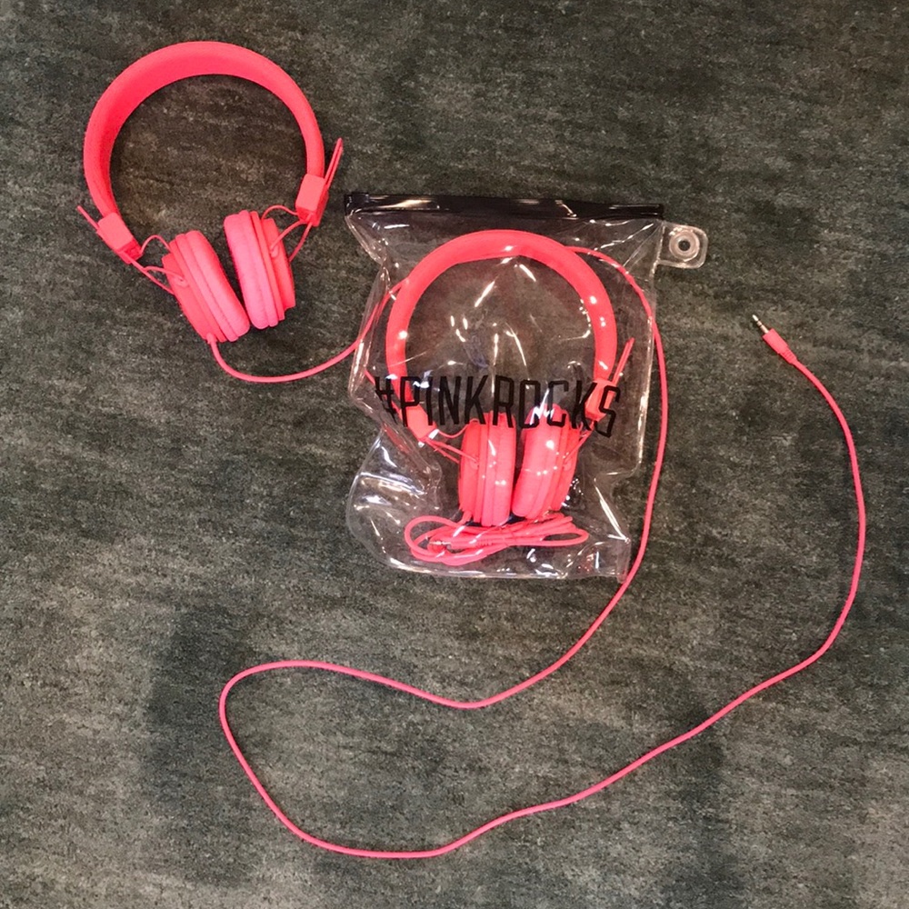 New Pink Victoria's Secret Headphones!!!