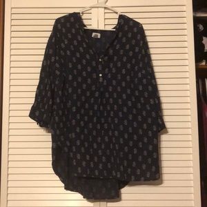 Blue old navy tunic 2x crepe like material