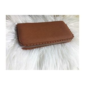 Scalloped brown wallet