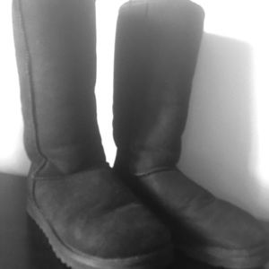 Black uggs