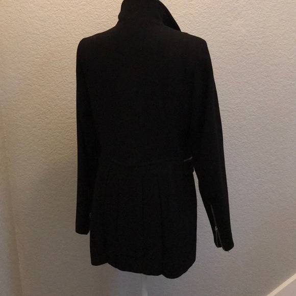 Laundry Jacket - Picture 4 of 8