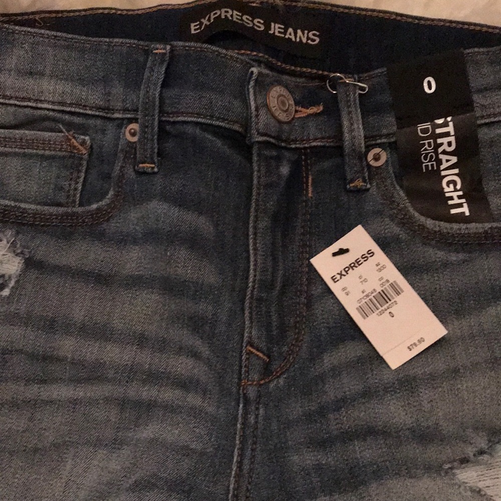 ๐NWT EXPRESS RIPPED STRAIGHT MID RISE๐ - Picture 7 of 8