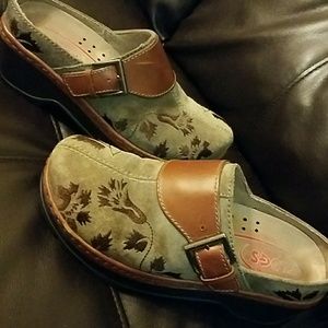 Klogs brand slip resistant leather clogs