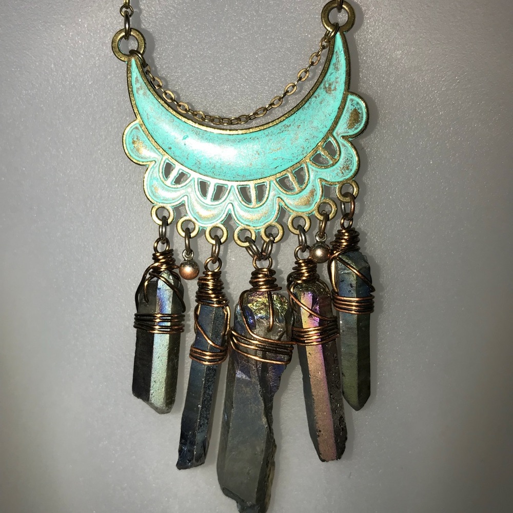 Beautiful necklace with real crystals 💎