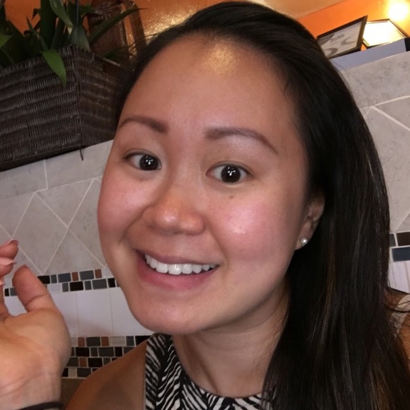 Meet your Posher, Julie - Picture 1 of 1