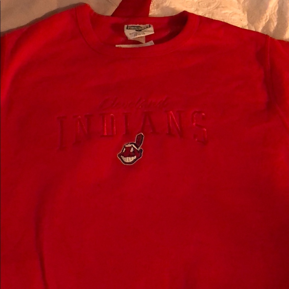Women’s Cleveland Indians Sweatshirt. NWT. Small