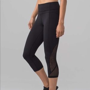 Lululemon Twist And Train Crops, Size 4