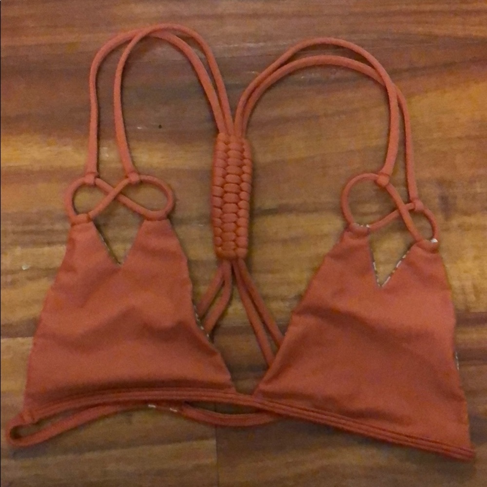 Acacia Thailand Top