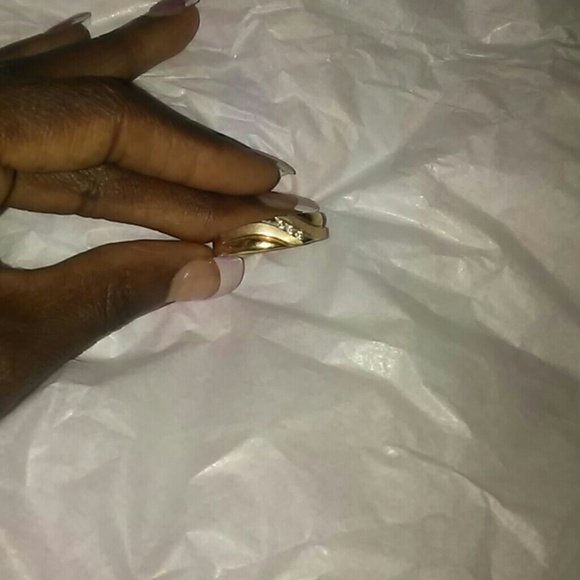 10 kt gold mens wedding band - Picture 2 of 2