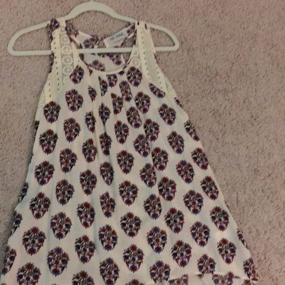 Floral sleeveless top with lace detailing