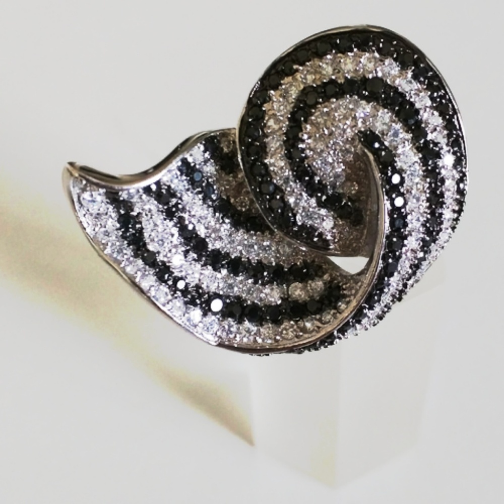 Black White Crystal Swirl Statement Ring Size 7