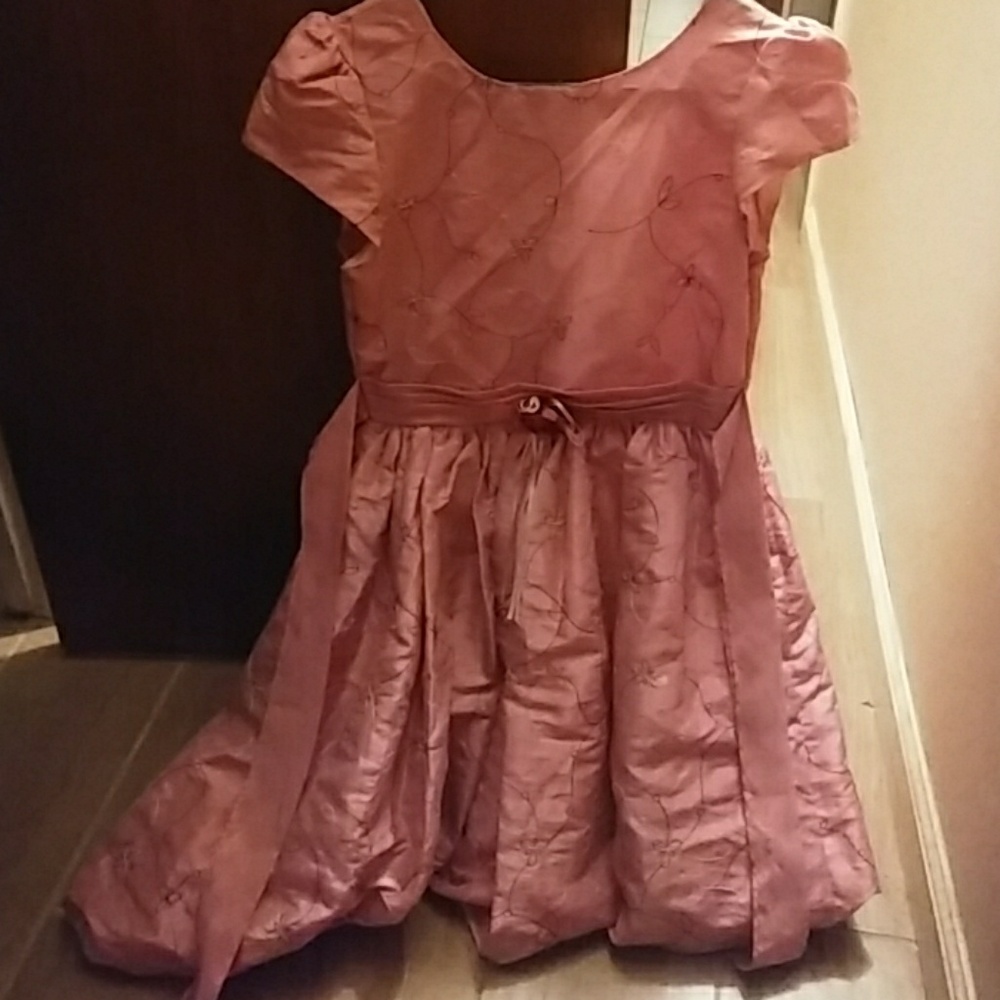 Girl's dress