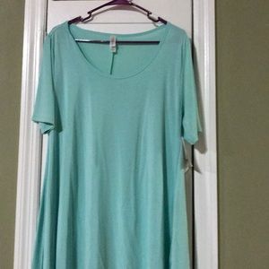 LuLaRoe perfect t Medium