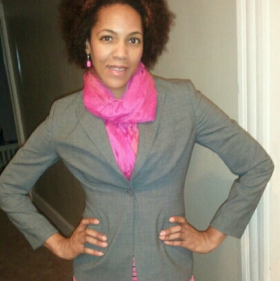 Meet your Posher, Vee - Picture 3 of 4