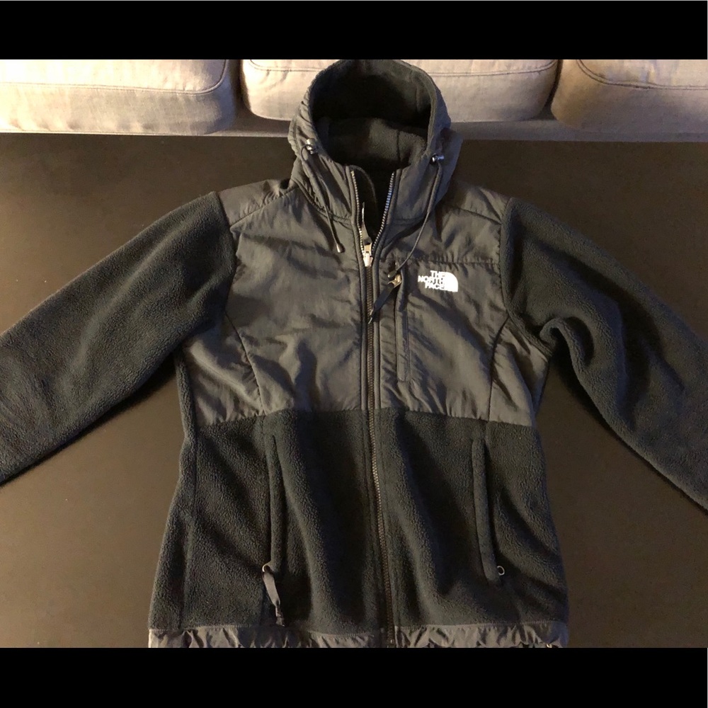 Black hooded north face Denali fleece