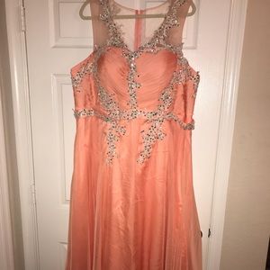 Embellished Woman Prom Wedding Gown