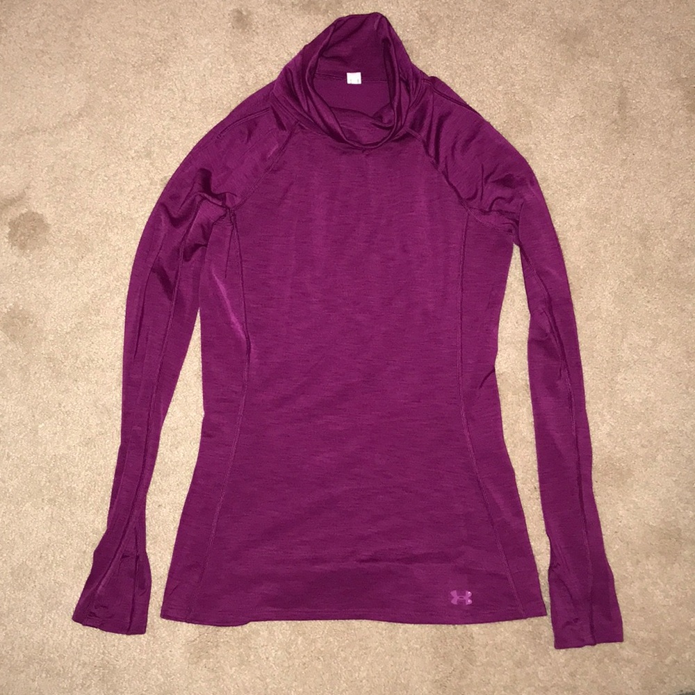 Super nice under armour ski shirt!