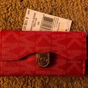Michael Kors iPhone 7 case with wallet