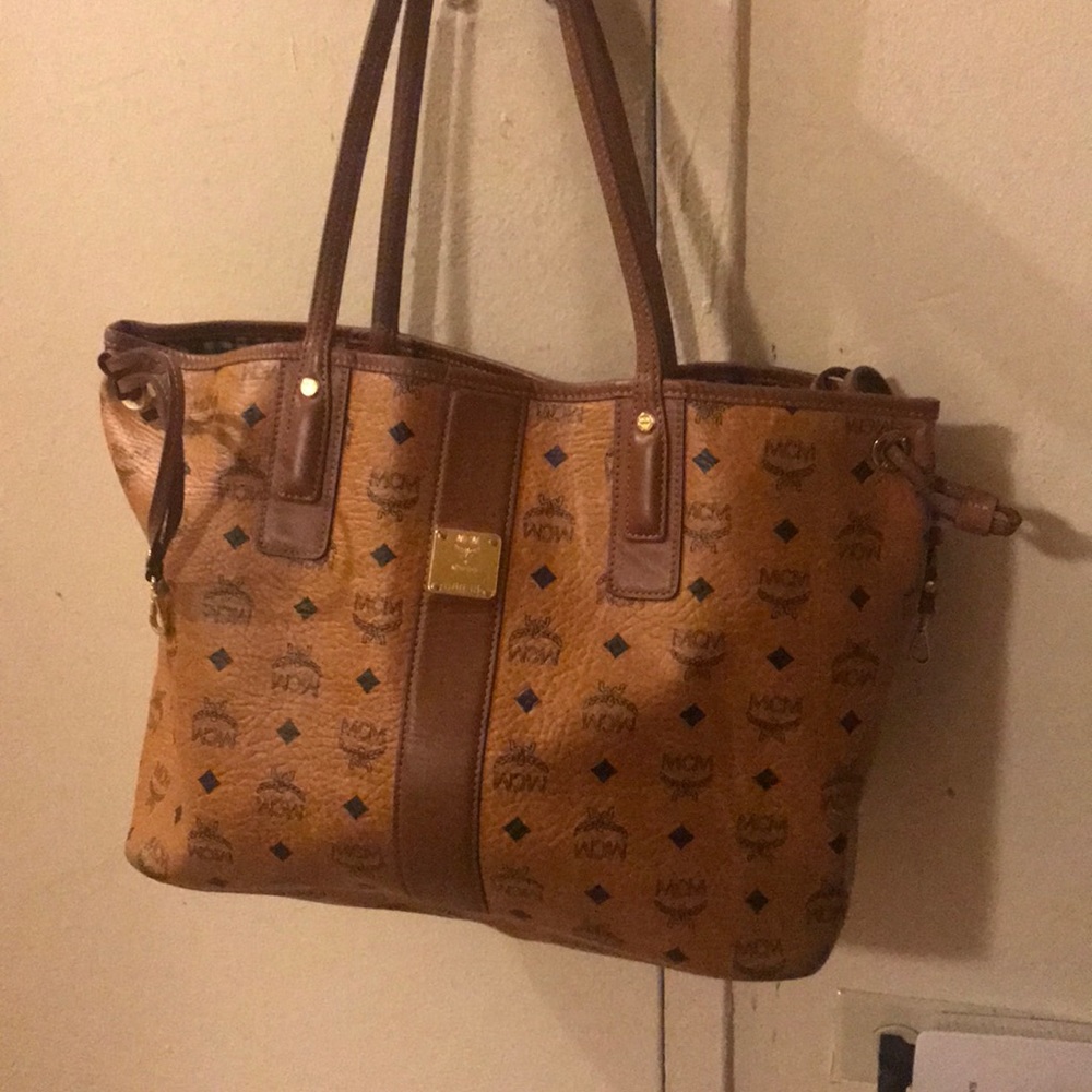 AUTHENTIC MCM BAG WITH THE DUSTER BAG