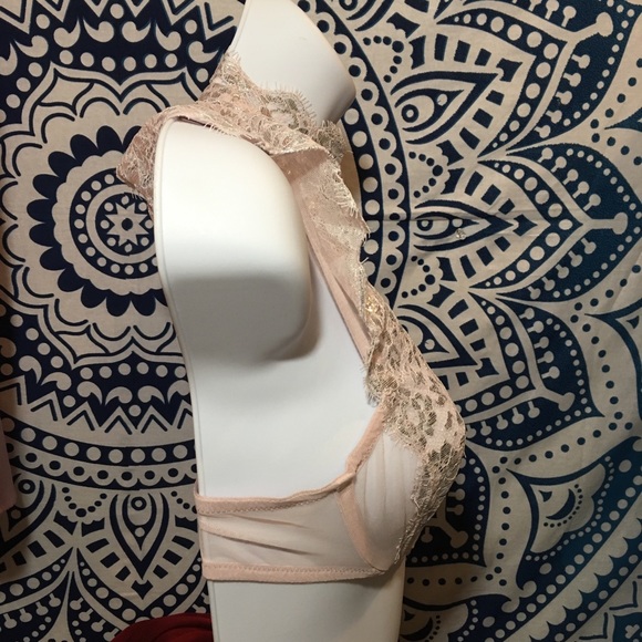 NWT Victoria Secret Light Pink and Silver Bra 32B - Picture 3 of 5