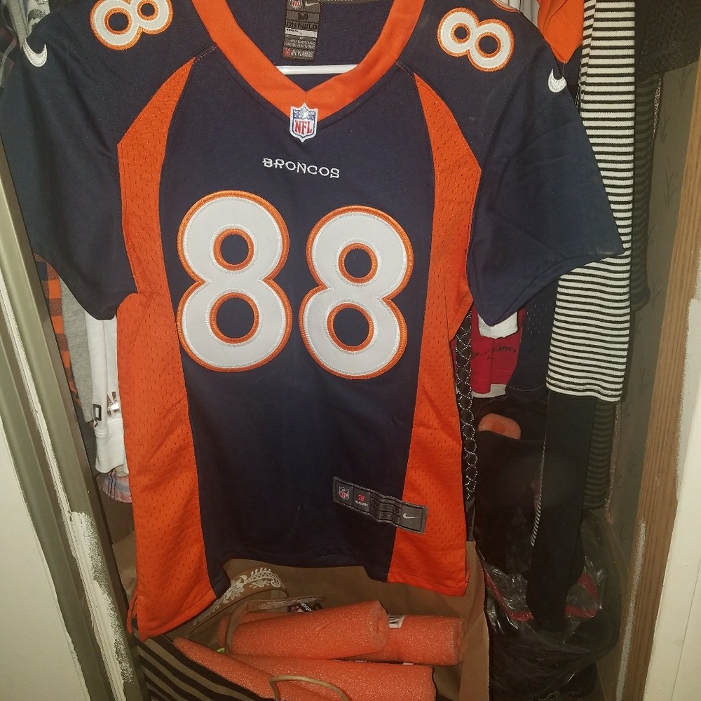 Broncos women fitted jersey