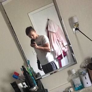 Meet your Posher, Deandre