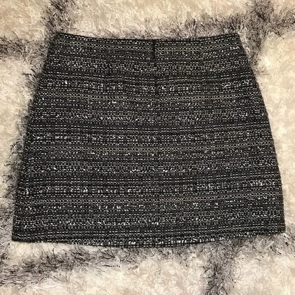 ❌Sold❌ Tory Burch Ada Metallic Silver Tweed Skirt - Picture 4 of 8