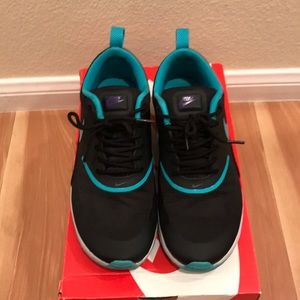Woman’s Nike Air Max Thea PRM
