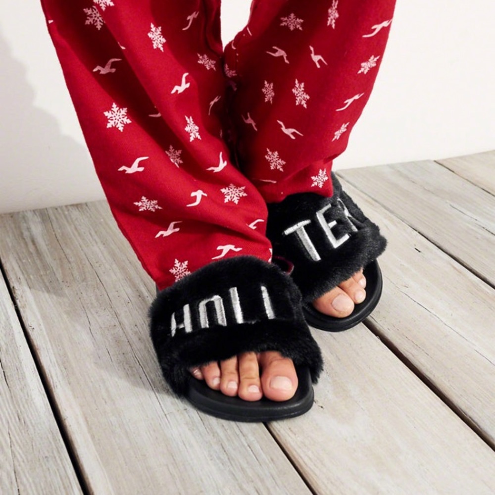 Hollister Black Faux Fur Shine Slide Slippers