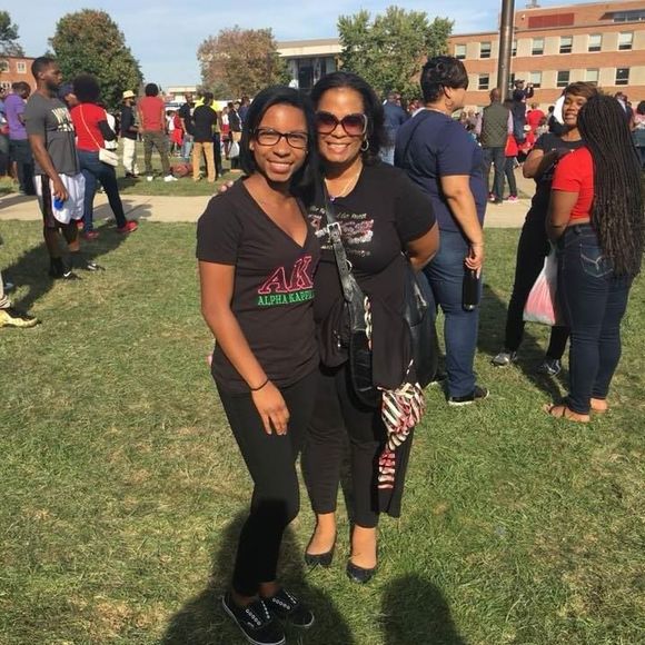 Meet your Posher, Lisa - Picture 1 of 1