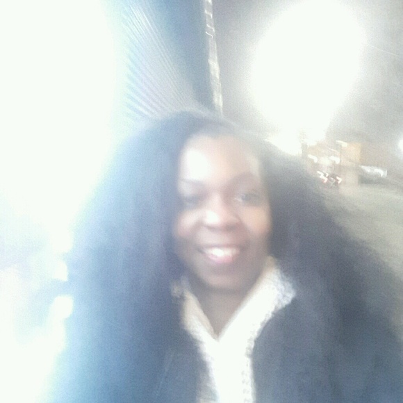 Meet your Posher, Cheryl - Picture 1 of 1