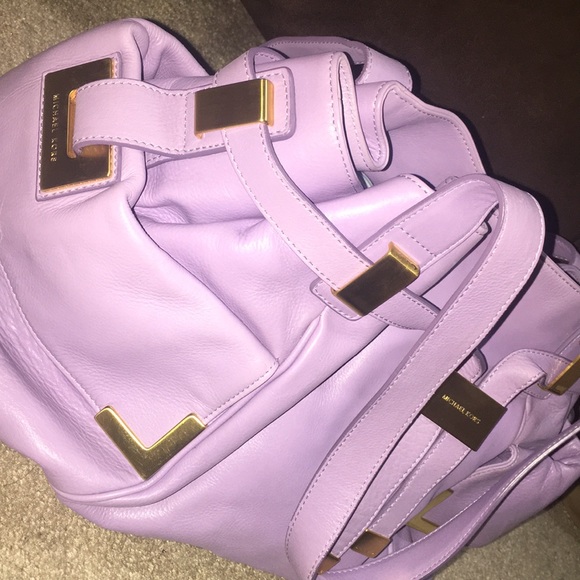 SOLD. LIKE NEW Michael Kors Bag with dust bag - Picture 2 of 6