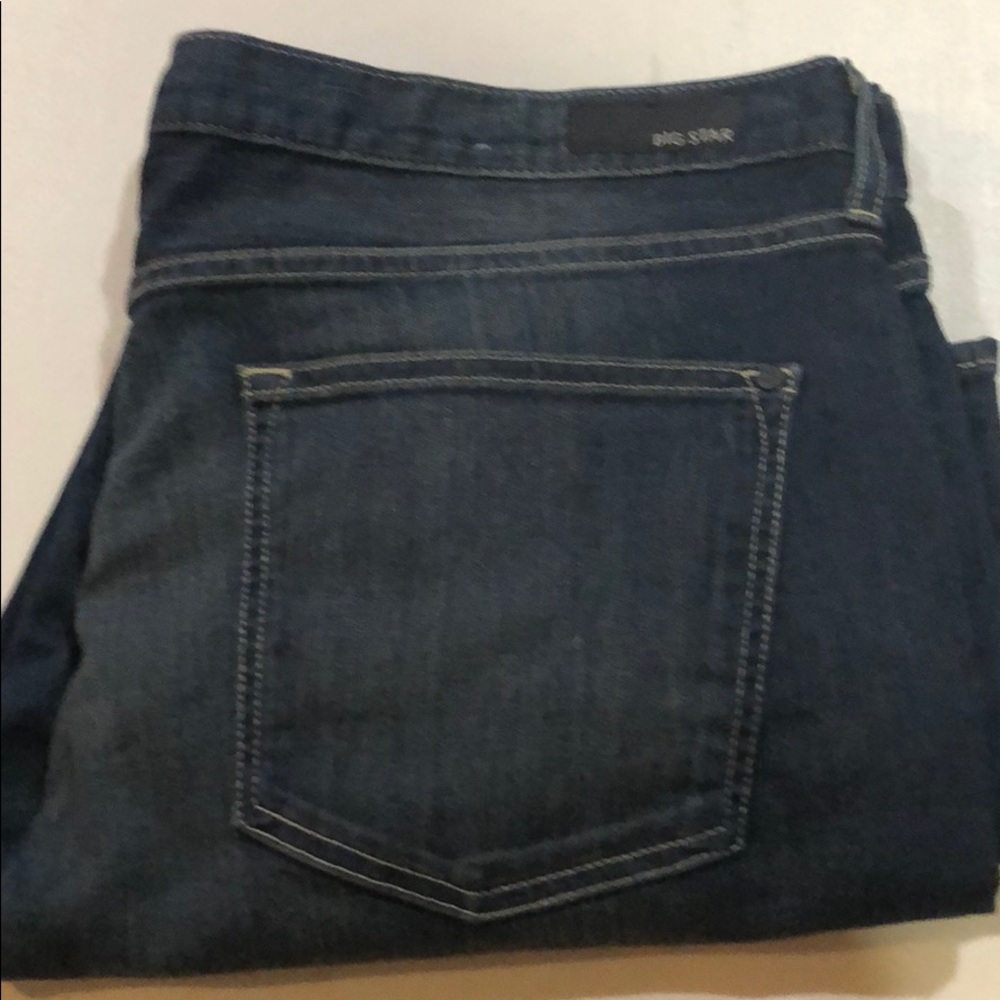 Big Star Union style regular straight cut.