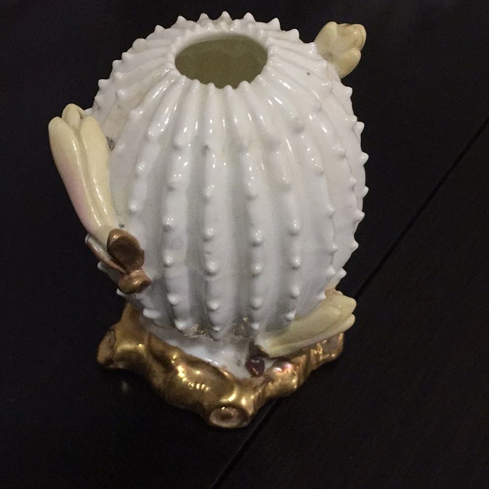 🎉Cactus Flowers Figurine - Moore Brothers🎉