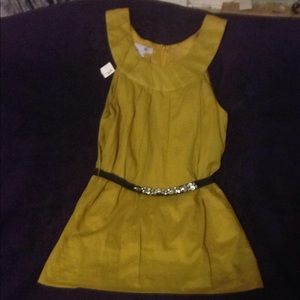 Vera Wang sleeveless top