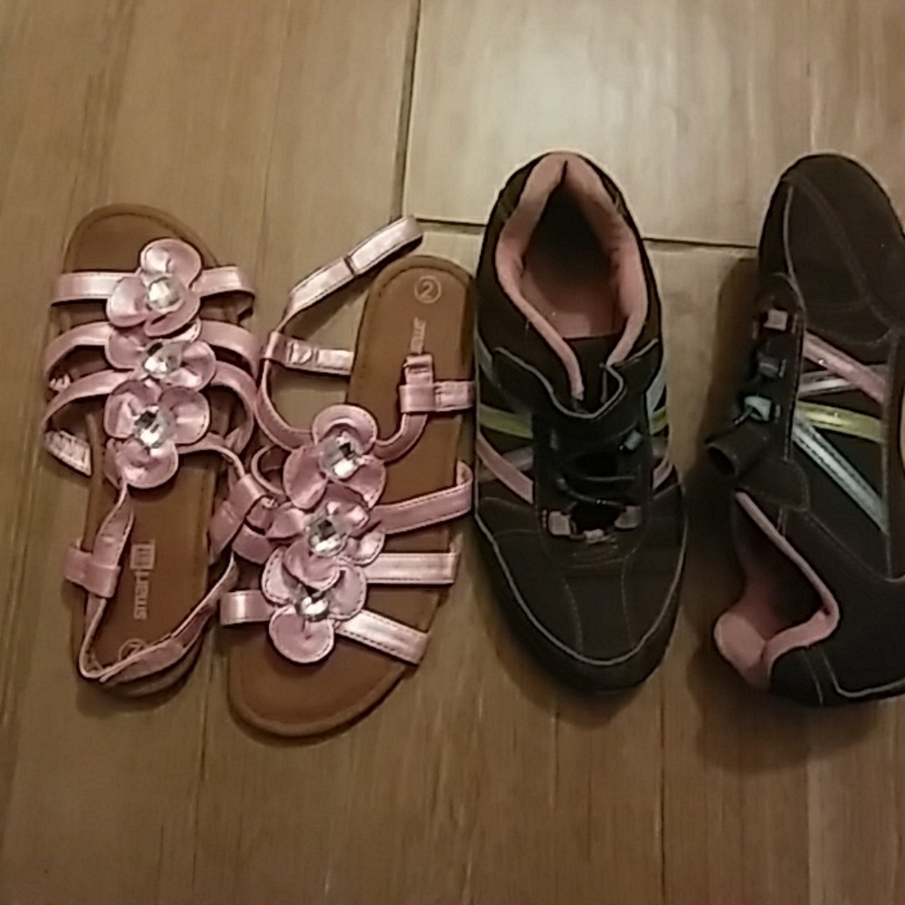 Girl's shoes
