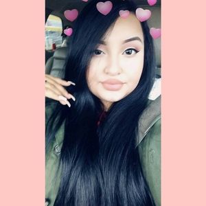 Meet your Posher, Claudia