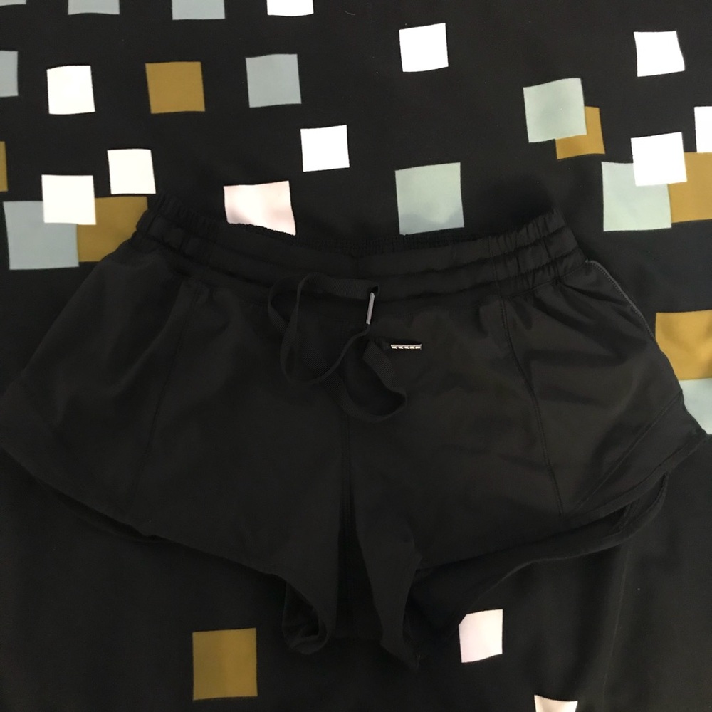 Lululemon Hotty hot short size 6