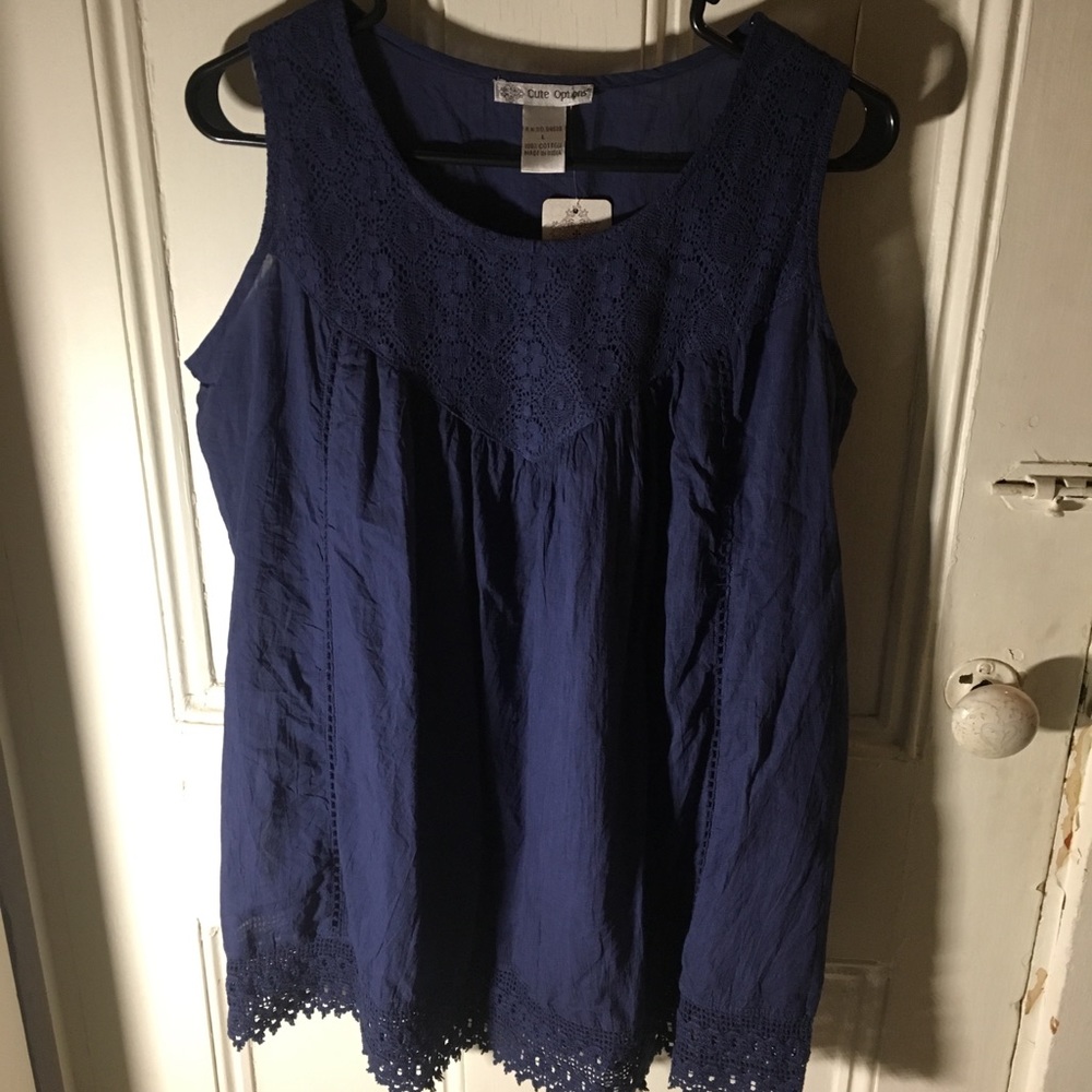 Blue lace detailed tank top