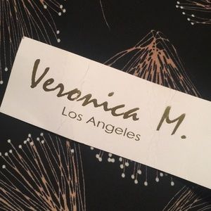 Sign Up Here if you ❤️ Veronica M Clothing‼️