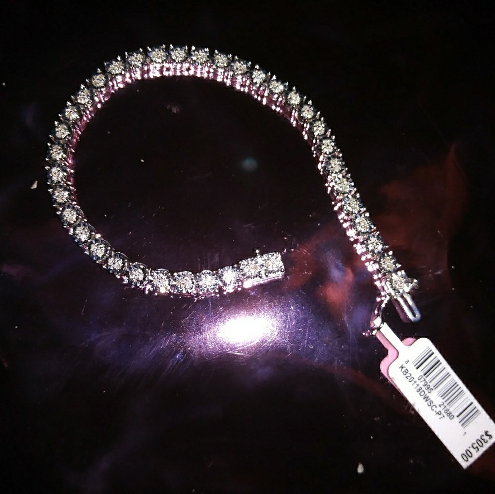 1/4 ct diamond braclet sterling silver BEAUTIFUL