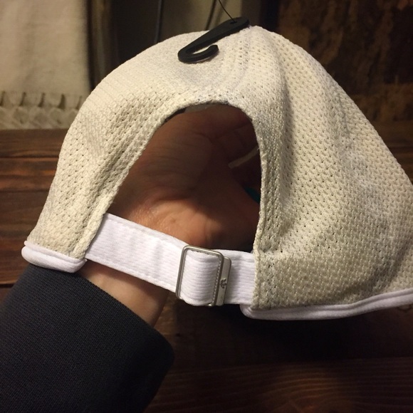 Trefoil adidas hat - Picture 3 of 4