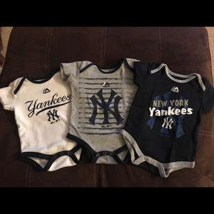 NY Yankees Onesies 3 pack!
