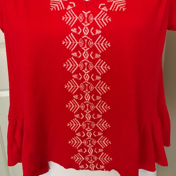 Eyeshadow Embroidered Red Top with Ruffle Hem - Picture 4 of 4