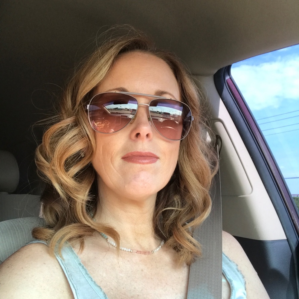 Meet your Posher, Jennifer