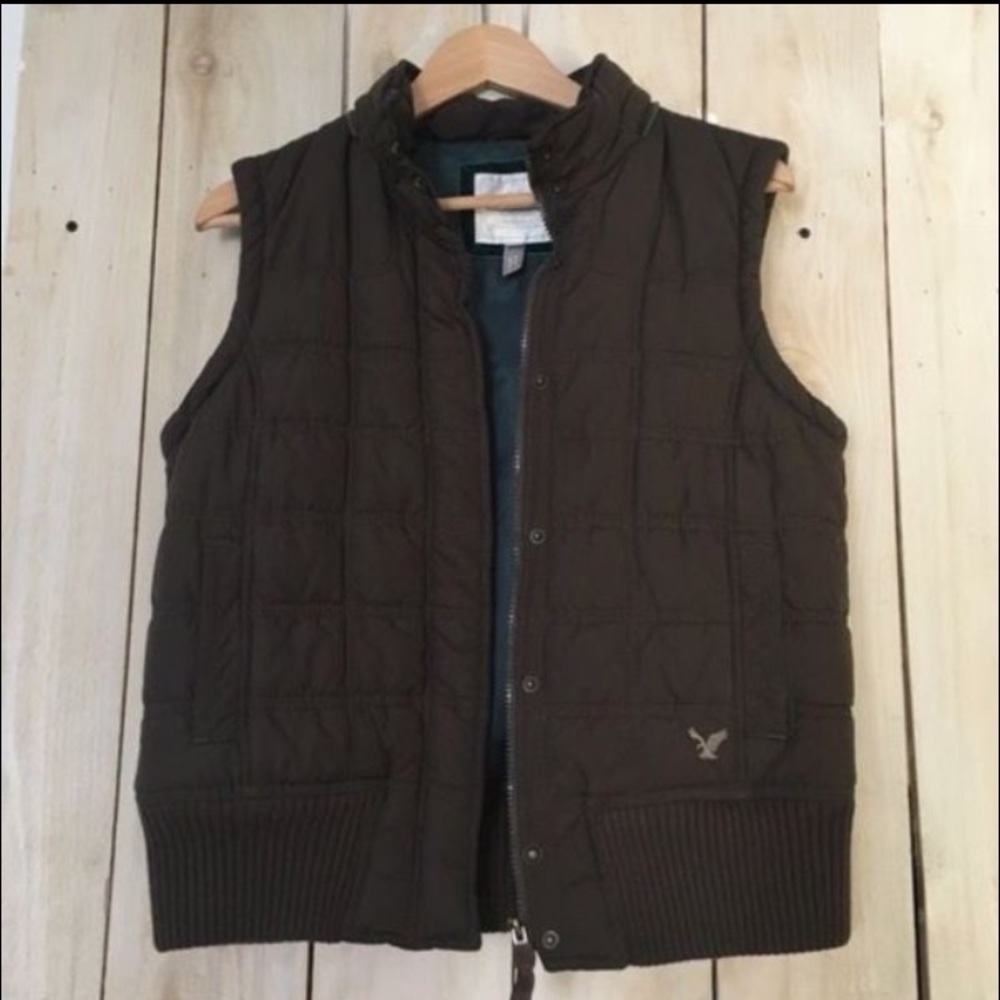 American Eagle l brown puffy quilted vest