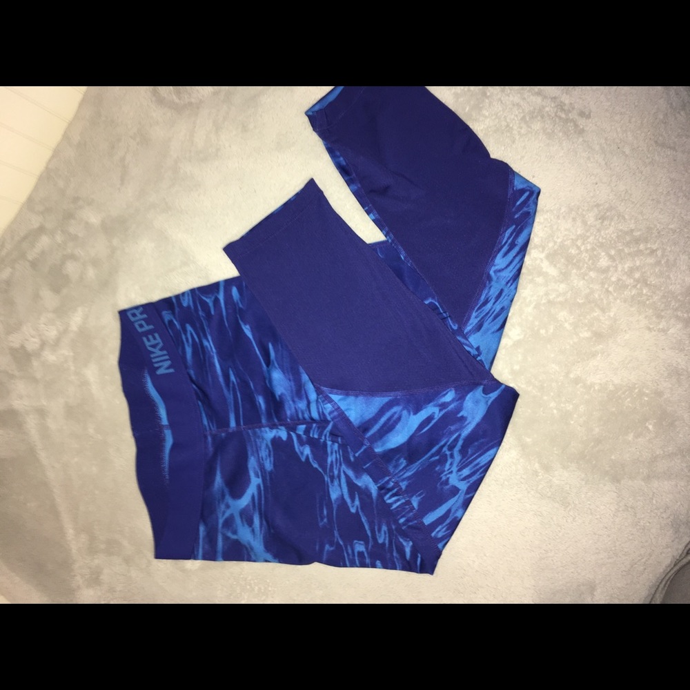 Nike dri fit Nike cropped leggings