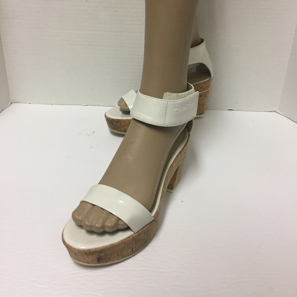 Calvin Klein Odina White Flatform Sandals Sz 7