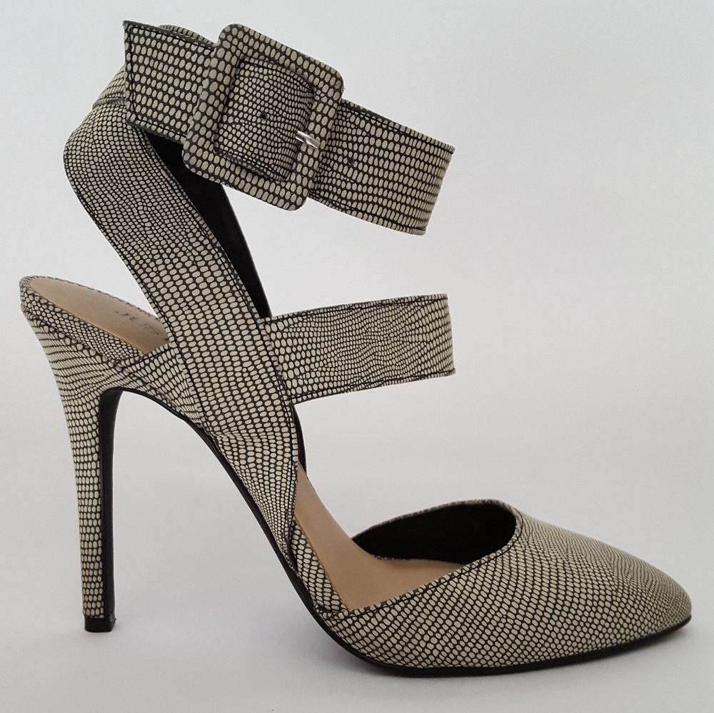 JUSTFAB - Anaise Ankle Strap Pumps